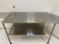 STAINLESS STEEL TABLE