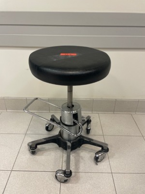 RELIANCE 540 MOBILE SURGICAL STOOL