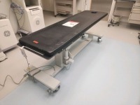 STI STREAMLINE SERIES SURGICAL TABLE