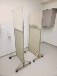 LOT OF MOBILE X-RAY SCREENS, QTY 4