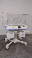 DRAGER AIR-SHIELDS ISOLETTE C2000 INFANT INCUBATOR