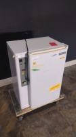 VWR SCIENTIFIC 2005 LOW TEMPERATURE INCUBATOR