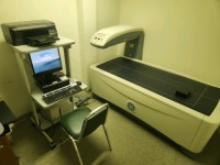 GE LUNAR BONE DENSITOMETER (DOM 10/22010, SN76611GA) W/ WORKSTATION, ACCESSORIES