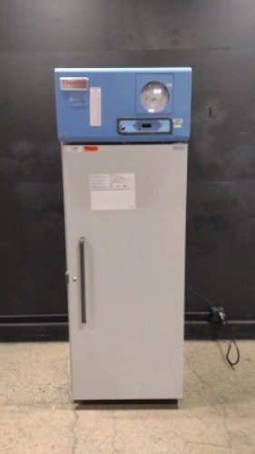 THERMO SCIENTIFIC UGL2320 LAB FREEZER