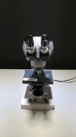 AMERICAN OPTICAL LAB MICROSCOPE WITH 2 OBJECTIVES