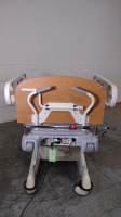 STRYKER LD304 BIRTHING BED