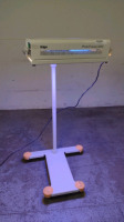 DRAGER PHOTO-THERAPY 4000 PHOTOTHERAPY LIGHT ON ROLLING STAND