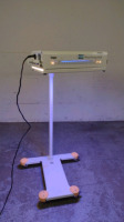 DRAGER PHOTO-THERAPY 4000 PHOTOTHERAPY LIGHT ON ROLLING STAND