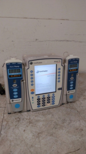 CAREFUSION ALARIS PC 8015 INFUSION PUMP WITH 2 ALARIS 8100 PUMP MODULES