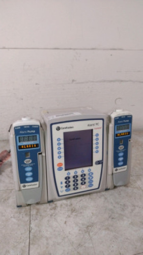 CAREFUSION ALARIS PC 8015 INFUSION PUMP WITH 2 ALARIS 8100 PUMP MODULES