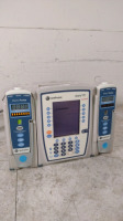 CAREFUSION ALARIS PC 8015 INFUSION PUMP WITH 2 ALARIS 8100 PUMP MODULES