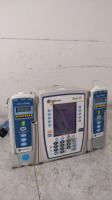 CAREFUSION ALARIS PC 8015 INFUSION PUMP WITH 2 ALARIS 8100 PUMP MODULES