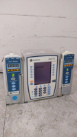 CAREFUSION ALARIS PC 8015 INFUSION PUMP WITH 2 ALARIS 8100 PUMP MODULES