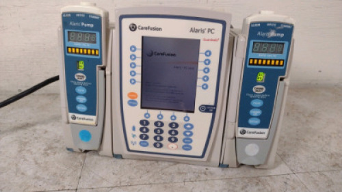 CAREFUSION ALARIS PC 8015 INFUSION PUMP WITH 2 ALARIS 8100 PUMP MODULES