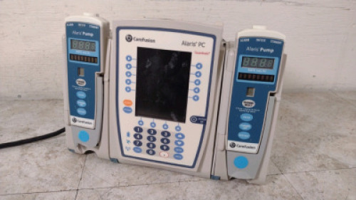 CAREFUSION ALARIS PC 8015 INFUSION PUMP WITH 2 ALARIS 8100 PUMP MODULES