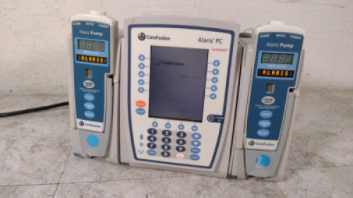 CAREFUSION ALARIS PC 8015 INFUSION PUMP WITH 2 ALARIS 8100 PUMP MODULES