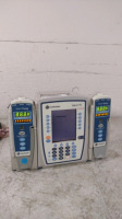 CAREFUSION ALARIS PC 8015 INFUSION PUMP WITH 2 ALARIS 8100 PUMP MODULES