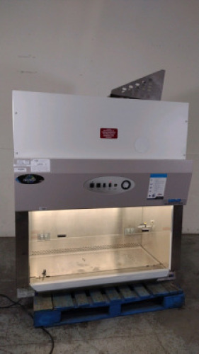 NUAIRE NUI-425-400 BIOLOGICAL SAFETY CABINET