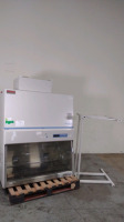 THERMO SCIENTIFIC 1300 SERIES A2 BIOLOGICAL SAFETY CABINET