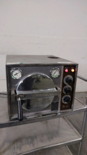 PELTON & CRANE OMNICLAVE OCM STERILIZER (NO CART)