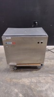 AMSCO WARMING CABINET