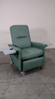 CHAMPION RECLINER