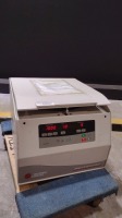 BECKMAN COULTER ALLEGRA X-30 CENTRIFUGE