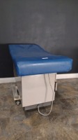 RITTER/MIDMARK 104 EXAM TABLE