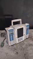 CAREFUSION ALARIS PC 8015 INFUSION PUMP WITH TWO ALARIS 8100 PUMP MODULE