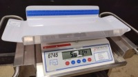 DETECTO DIGITAL PATIENT SCALE