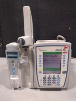 ALARIS PC 8015 SERIES INFUSION PUMP WITH 8110 SYRINGE PUMP