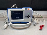 ZOLL R SERIES PLUS DEFIB WITH PACING, 3 LEAD ECG, SPO2, NIBP, ANALYZE, BATTERY