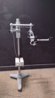 CARL ZEISS SURGICAL MICROSCOPE TO INCLUDE SINGLE MOUNT BINOCULAR WITH EYEPIECES BOTH (12,5X) BOTTOM LENSE (F=200) ON STAND