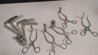 LOT OF SPINAL RETRACTORS