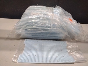 LOT OF 24 RILEY MAT, FOR SHALLOW BASE, 7 X 11 MINITAINER; LOT NUMBER 239664; PART NUMBER 1-7105; NEW