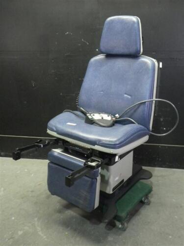 MIDMARK 411 POWER EXAM CHAIR WITH HAND AND FOOT CONTROLS