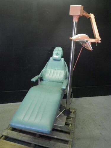 VACUDENT 1082066 POWER DENTAL EXAM CHAIR WITH LIGHT