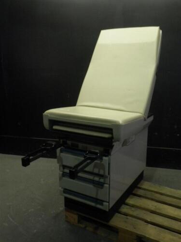 MIDMARK 404 EXAM TABLE