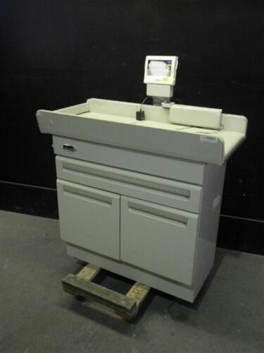 MIDMARK 640 PEDIATRIC EXAM TABLE WITH SCALE