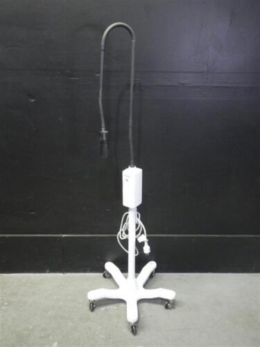 WELCH ALLYN GS EXAM LIGHT ON ROLLING STAND