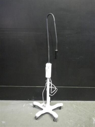 WELCH ALLYN GS EXAM LIGHT ON ROLLING STAND