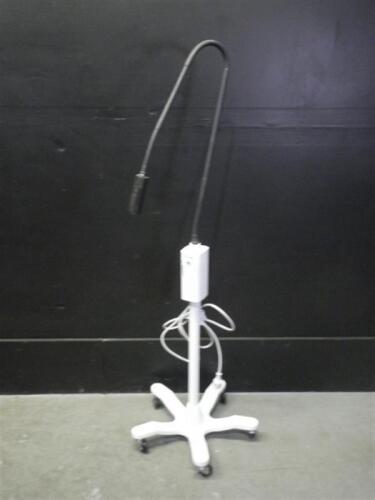 WELCH ALLYN GS EXAM LIGHT ON ROLLING STAND