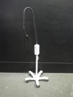 WELCH ALLYN GS EXAM LIGHT ON ROLLING STAND