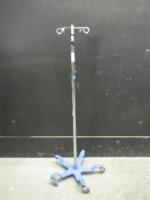 IV POLE ON ROLLING STAND