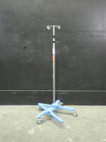 IV POLE ON ROLLING STAND