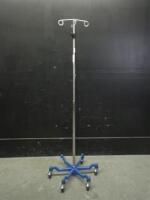 IV POLE ON ROLLING STAND