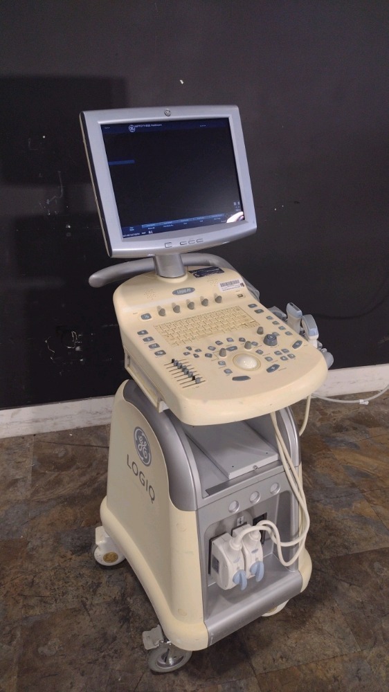 GE LOGIQ P3 ULTRASOUND MACHINE WITH 2 PROBES (4C,11L)
