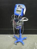 GE DINAMAP PRO 200 VITAL SIGNS MONITOR WITH BP CABLE ON ROLLING STAND