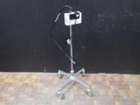 WELCH ALLYN GOOSENECK EXAM LIGHT ON ROLLING STAND