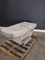 MIDMARK 405 EXAM TABLE